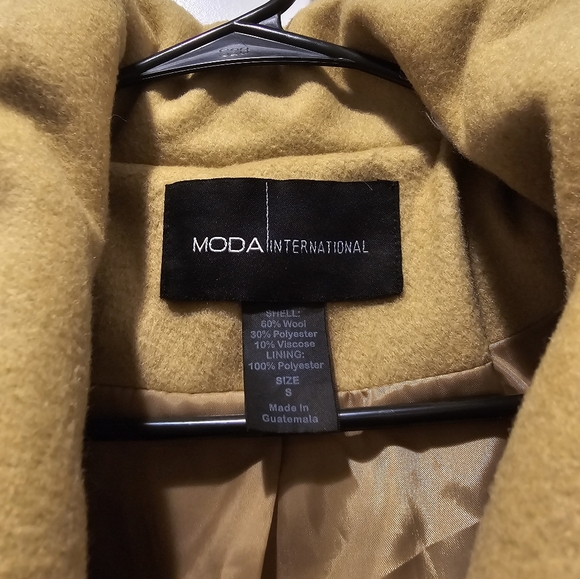 Tan coat - Picture 2 of 3